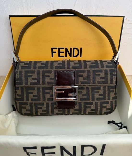 Fendi Baguette Classic Leather Shoulder Handbag 3312