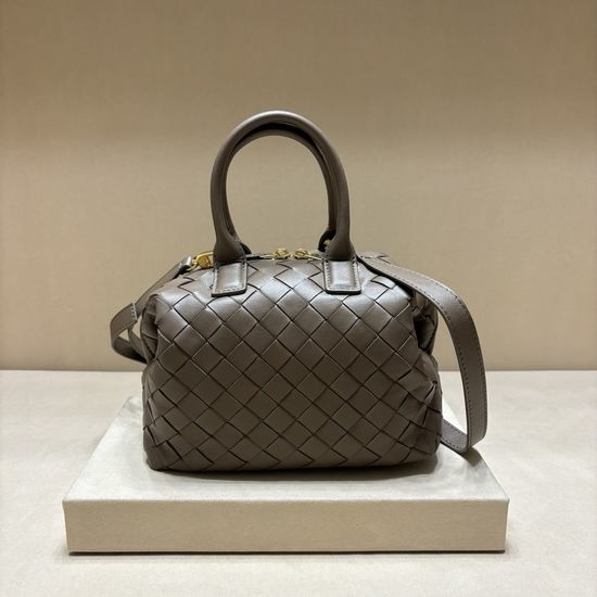 Bottega Veneta BV Intrecciato Woven Leather Bowling Bag 7460