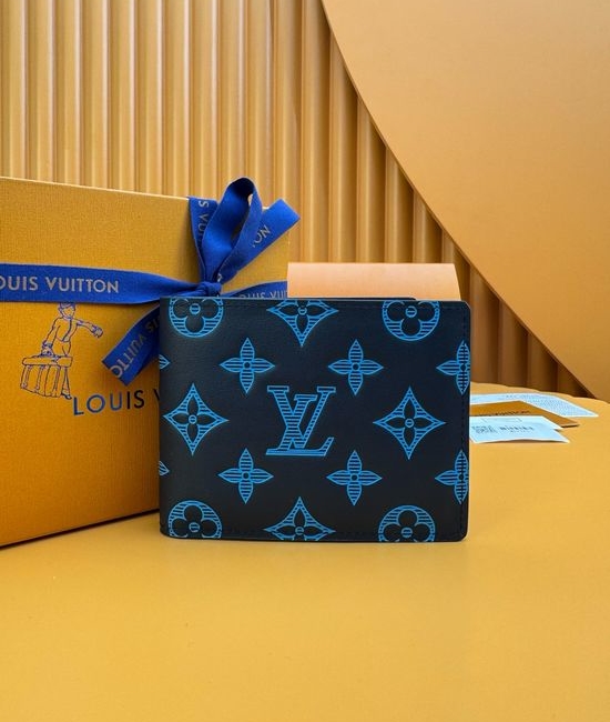 Louis Vuitton LV Monogram Leather Multiple Wallet M82323