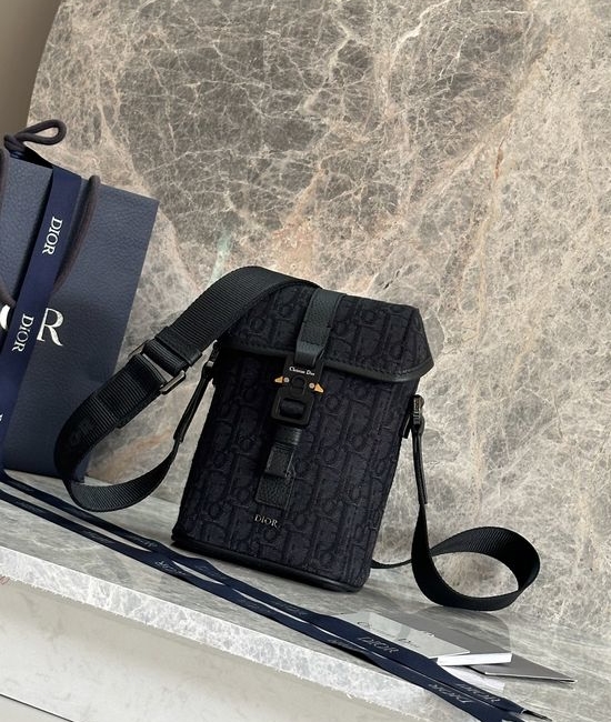 Christian Dior CD Hit The Road Messenger Bag 93917