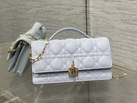 Christian Dior CD Pearl Chain Clutch 18044