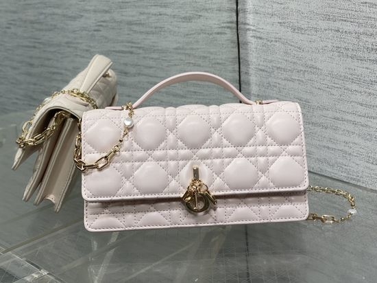 Christian Dior CD Pearl Chain Clutch 18045