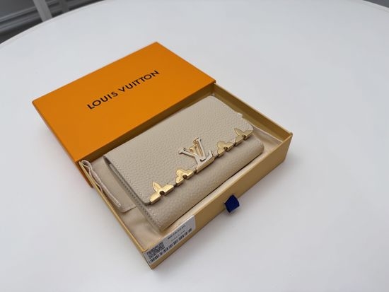 Louis Vuitton LV Portefeuille Capsine Compact Wallet 8 Card Slots M82835