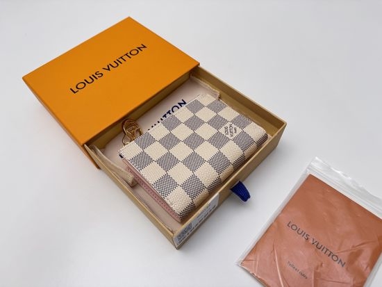 Louis Vuitton LV Portefeuille Lisa Compact Wallet N00133