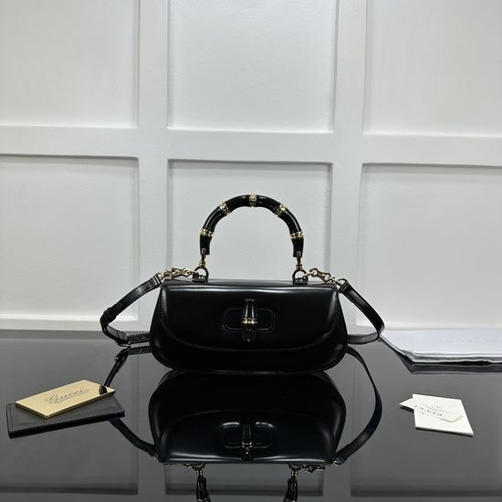 Gucci Sheepskin Lined Shoulder Bag 827750