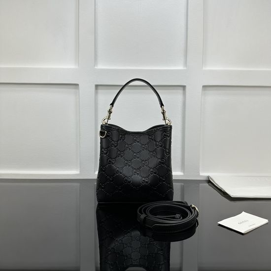 Gucci Large Bag Embossed Leather 815118