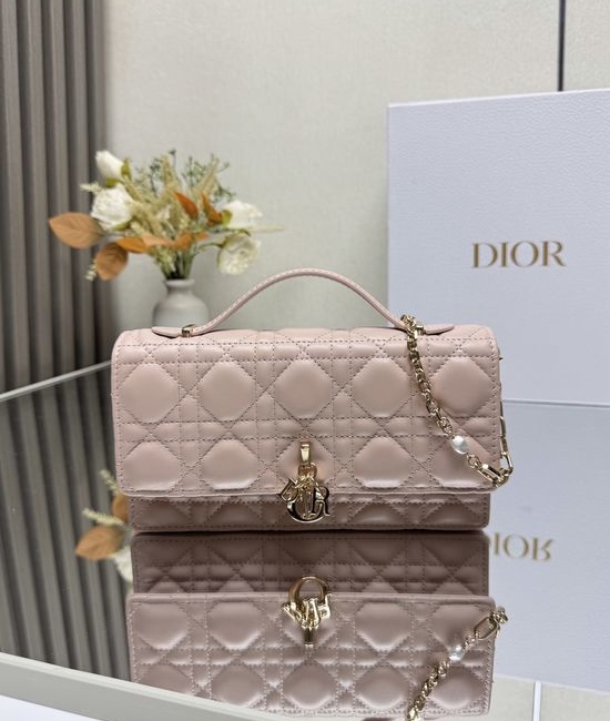 Christian Dior CD Lady Christian Dior CD Pearl Clutch 0809