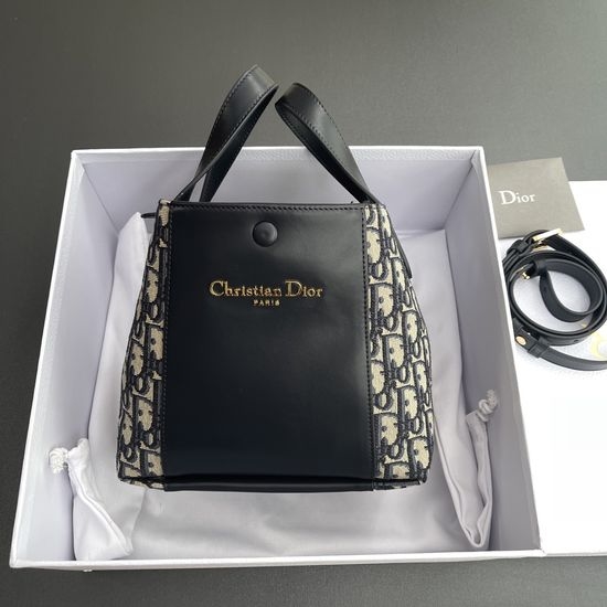 Christian Dior CD Signature Oblique Bucket Bag M2840