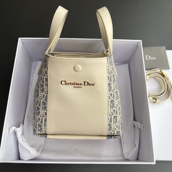 Christian Dior CD Signature Bucket Bag M2840