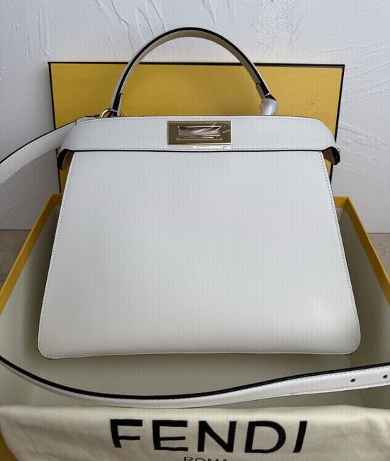 Fendi Peekaboo ISeeU Medium Leather Handbag 8811