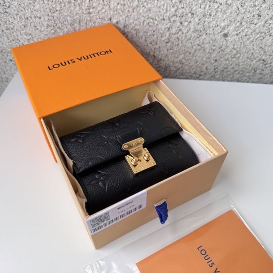 Louis Vuitton LV Metis Short Wallet M80880
