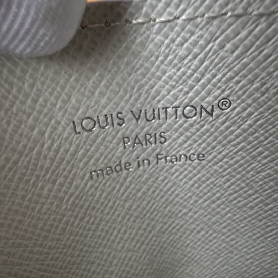 Louis Vuitton LV Monogram Card Holder M14864