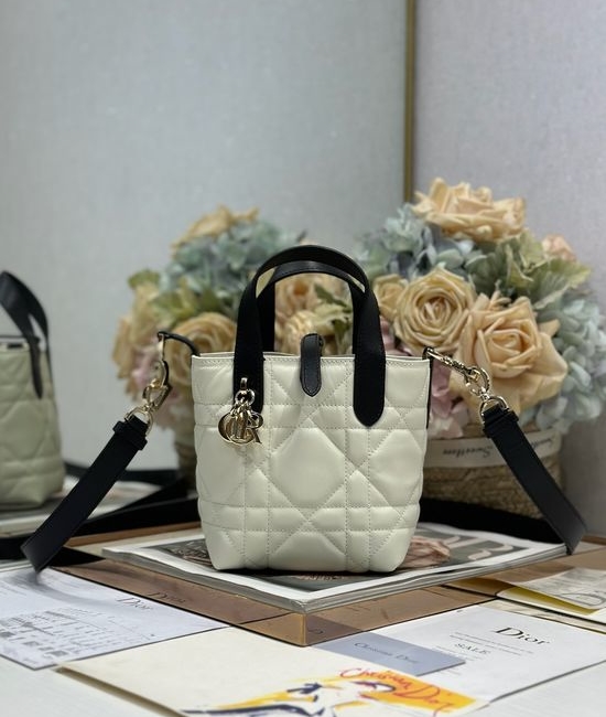 Christian Dior CD Christian Dior CD Toujours White and Black Handbag 2836