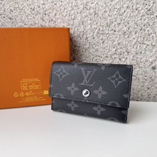 Louis Vuitton LV Victor Wallet Classic Practical M12598