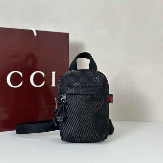 Gucci Canvas Shoulder Bag 834274