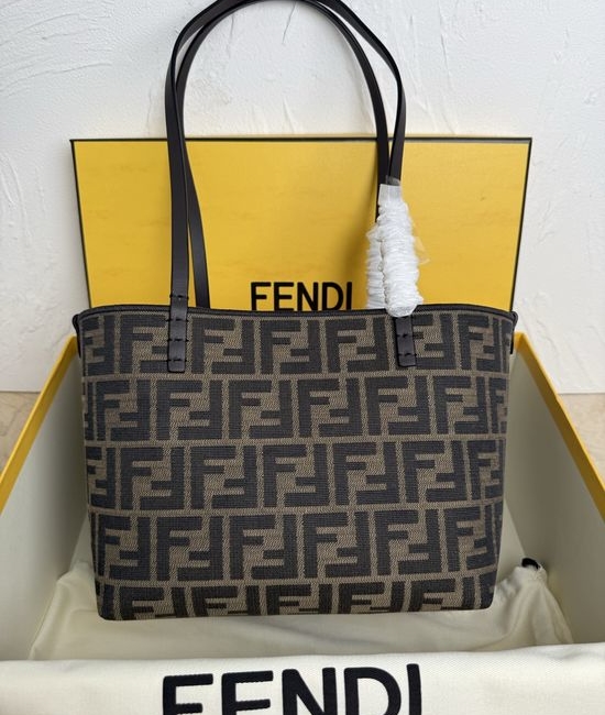 Fendi Baguette Reversible Tote Bag 8BH424