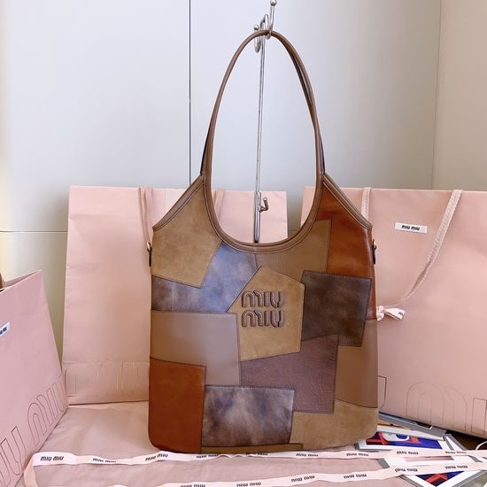 Miu Miu Isetan Limited Tote Bag 5BG231