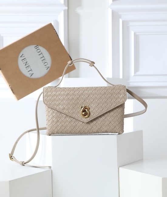 Bottega Veneta BV Knot Lock Weaved Tote 10731