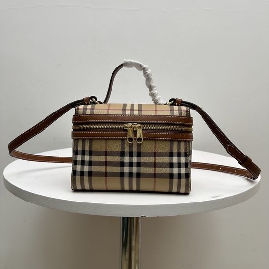 Burberry Vintage Check Vanity Bag 81205251