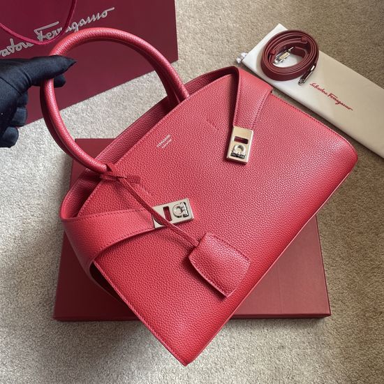 Ferragamo Hug Handbag Medium 0912