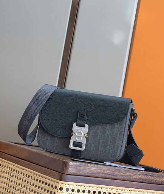 Christian Dior CD Saddle Flap Messenger Bag 93362