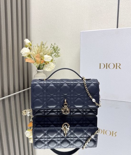 Christian Dior CD Lady Christian Dior CD Pearl Clutch 0809