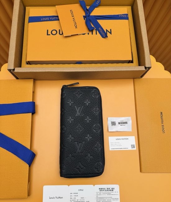 Louis Vuitton LV Zippy Vertical Taurillon Leather Wallet M69047