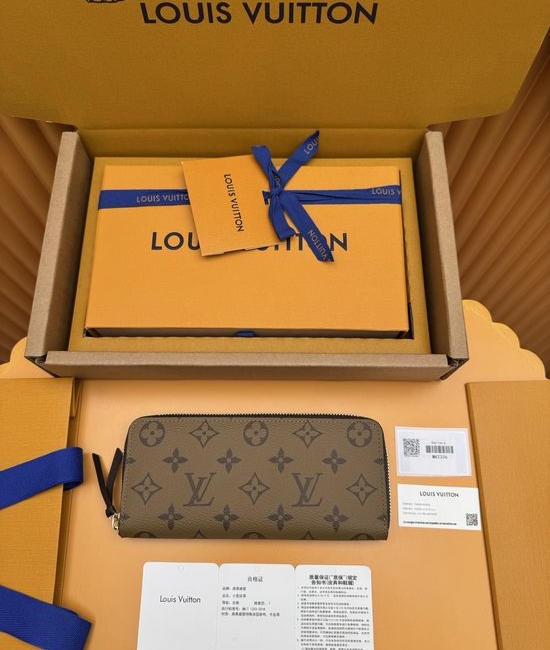 Louis Vuitton LV Clemence Wallet with Zip Closure and Card Slots M82336