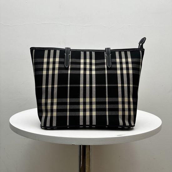 Burberry Check Tote Bag Large Capacity 40776533