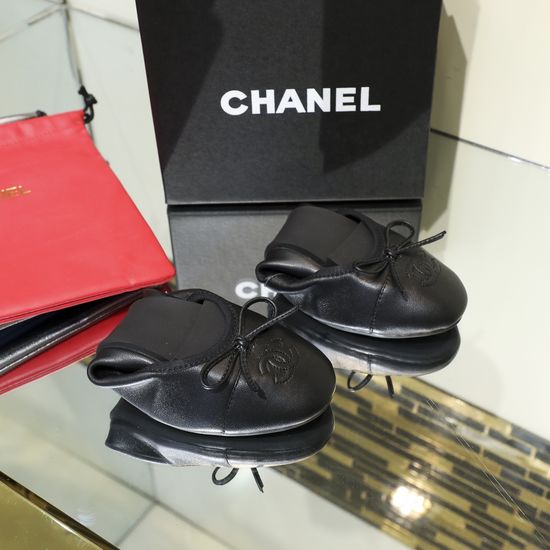 Chanel Elegant Foldable Ballet Flats with Ribbon