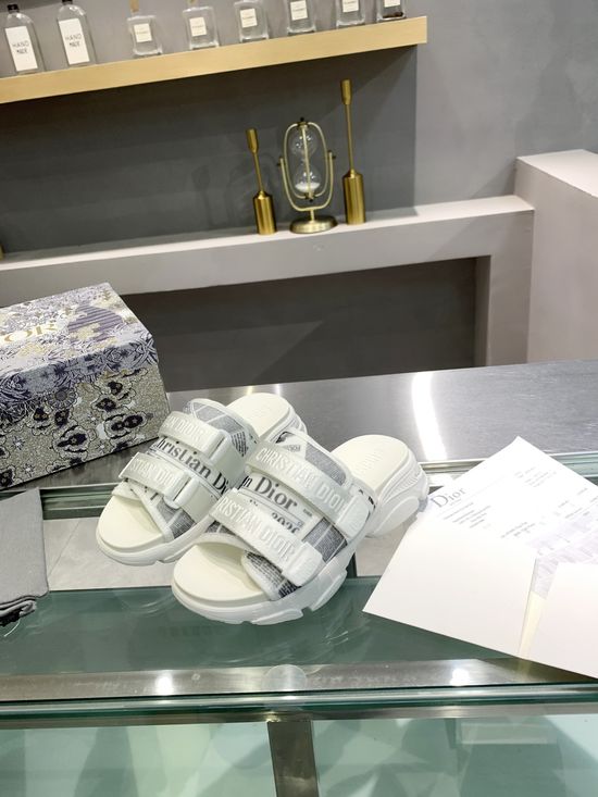 Christian Dior Lightweight Thick Sole Platform Slides for Streetwear