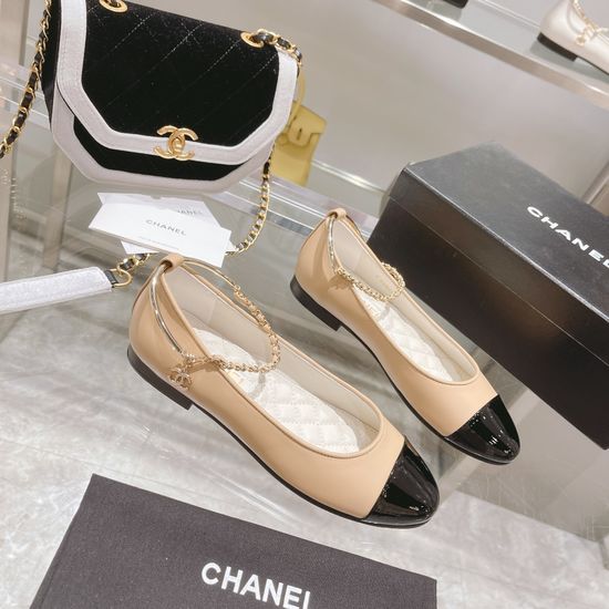 Chanel Elegant Ballet Flats with Decorative Chain