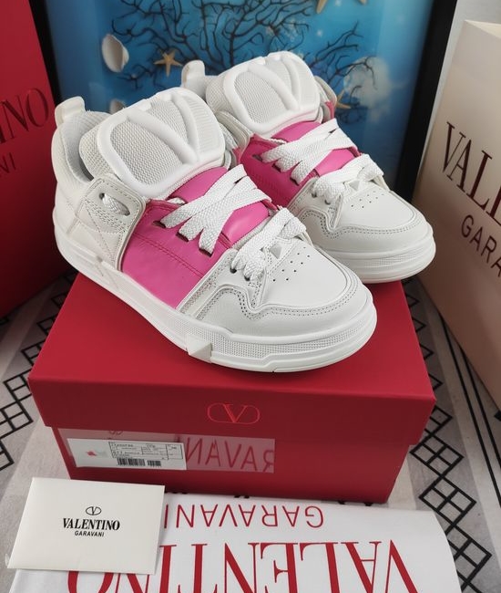 Valentino Quilted Studded Low Top Casual Leather Sneakers