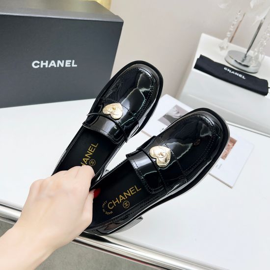 Chanel Heart Quilted Leather Loafers Soft Breathable