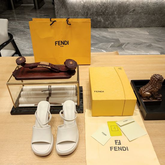 Fendi Premium Leather Upper Elegant Block Heel Fashion Sandals