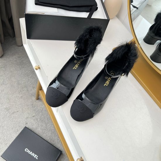 Chanel Faux Fur Chunky Heel Pumps Elegant Leather Sole Dress Shoes