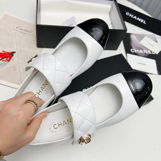 Chanel Vintage Shiny Leather Low Heel Oxford Dress Shoes