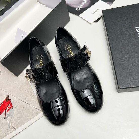 Chanel Vintage Shiny Leather Low Heel Oxford Dress Shoes