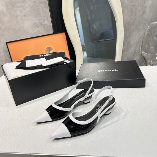 Chanel Soft Leather Comfortable Slip On Slide Sandals