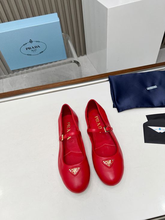 Prada Genuine Sheepskin Retro British Style Loafer Shoes
