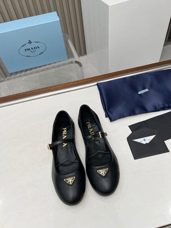 Prada Genuine Sheepskin Retro British Style Loafer Shoes
