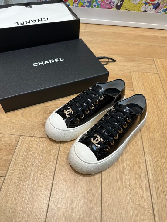 Chanel Classic Embroidered Upper Casual Comfortable Sneakers