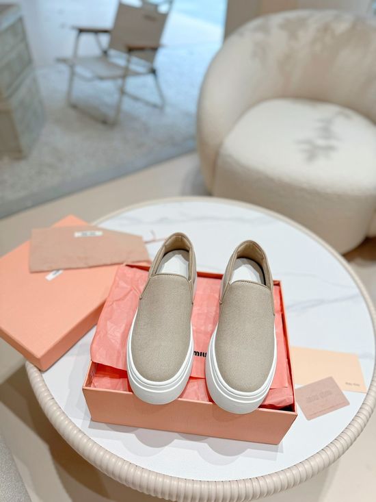Miu Miu Thick Sole Casual Canvas Sneakers Non-slip Outsole