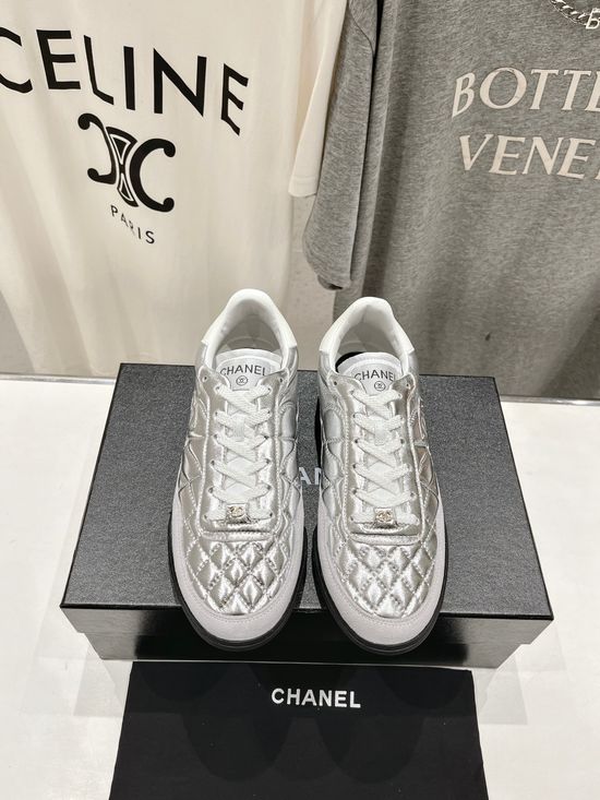 Chanel Quilted Leather Upper Casual Lightweight Sneakers