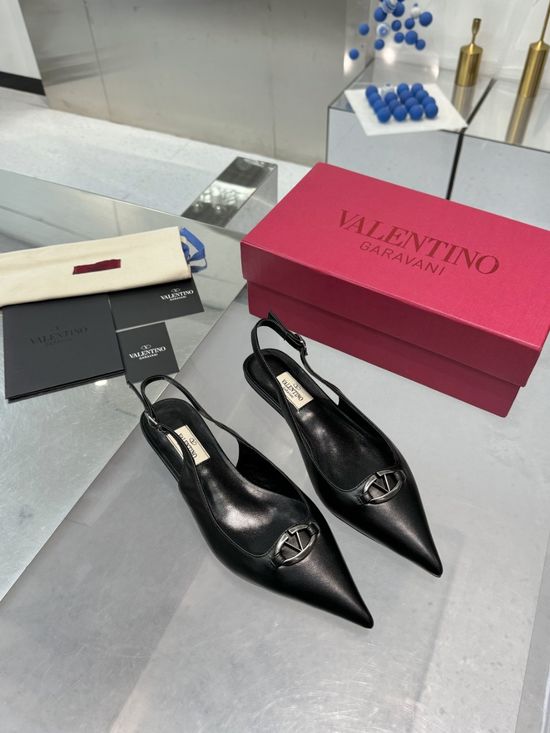 Roger Viver V-Buckle Leather Shoes Genuine Leather Sole Low Heel