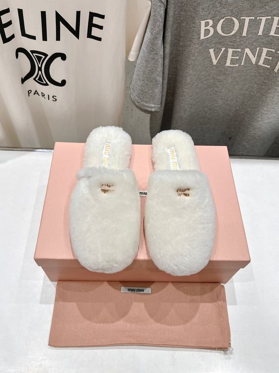 Miu Miu Warm Plush Fur Lined Slip On Home Slippers Cozy Wear Resistant