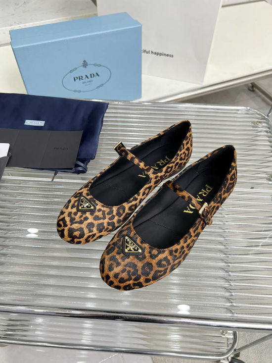Prada Horse Hair Retro British Style Loafer Flat Shoes