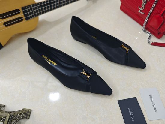Yves Saint Laurent Flat Patent Leather Sole Casual Loafers