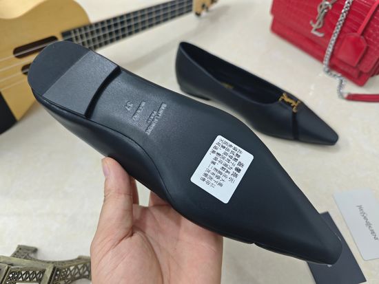 Yves Saint Laurent Flat Patent Leather Sole Casual Loafers