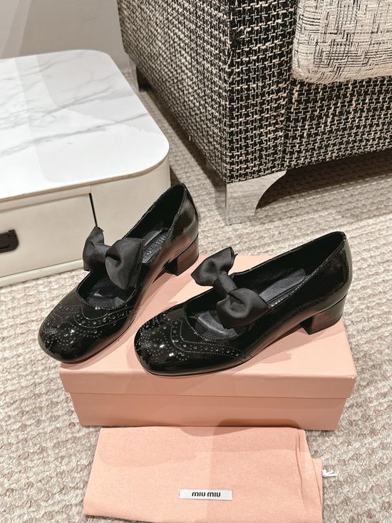 Miu Miu Bow Decor Mary Jane Chunky Heel Pumps